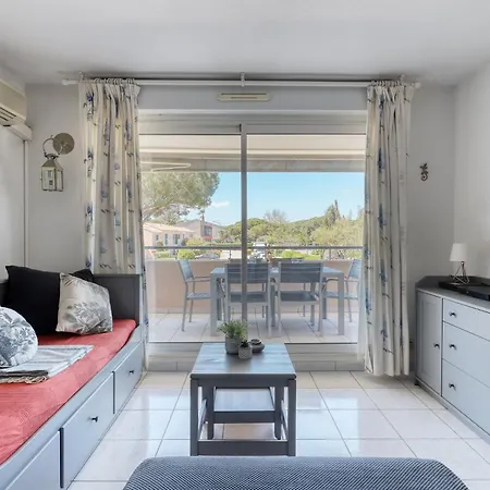 T2 In Lavandou - With Swimming Pool